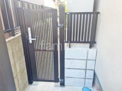 勝手口門扉 目隠しフェンス塀 宅配ボックス