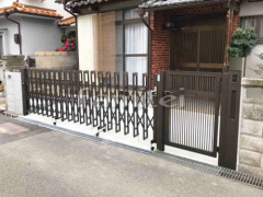 玄関門扉 機能門柱 伸縮ゲート 真砂土敷き