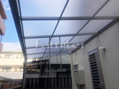雨除け屋根 YKKソラリア1階 お庭 人工芝 防草シート加工