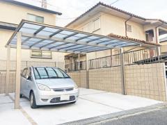 カーポート 柱なし雨除け屋根 人工木材ウッドデッキ