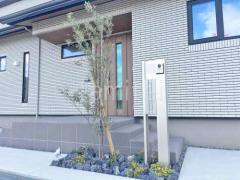 機能門柱 YKKAP ルシアスポストユニットSE01型 シンボルツリー オリーブ 常緑樹 植栽 ロックガーデン